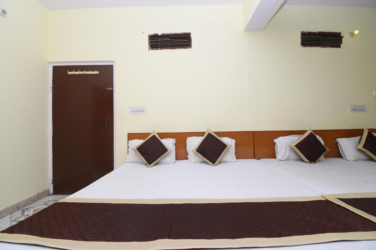 Hotel Jaipur Achrol Bagian luar foto
