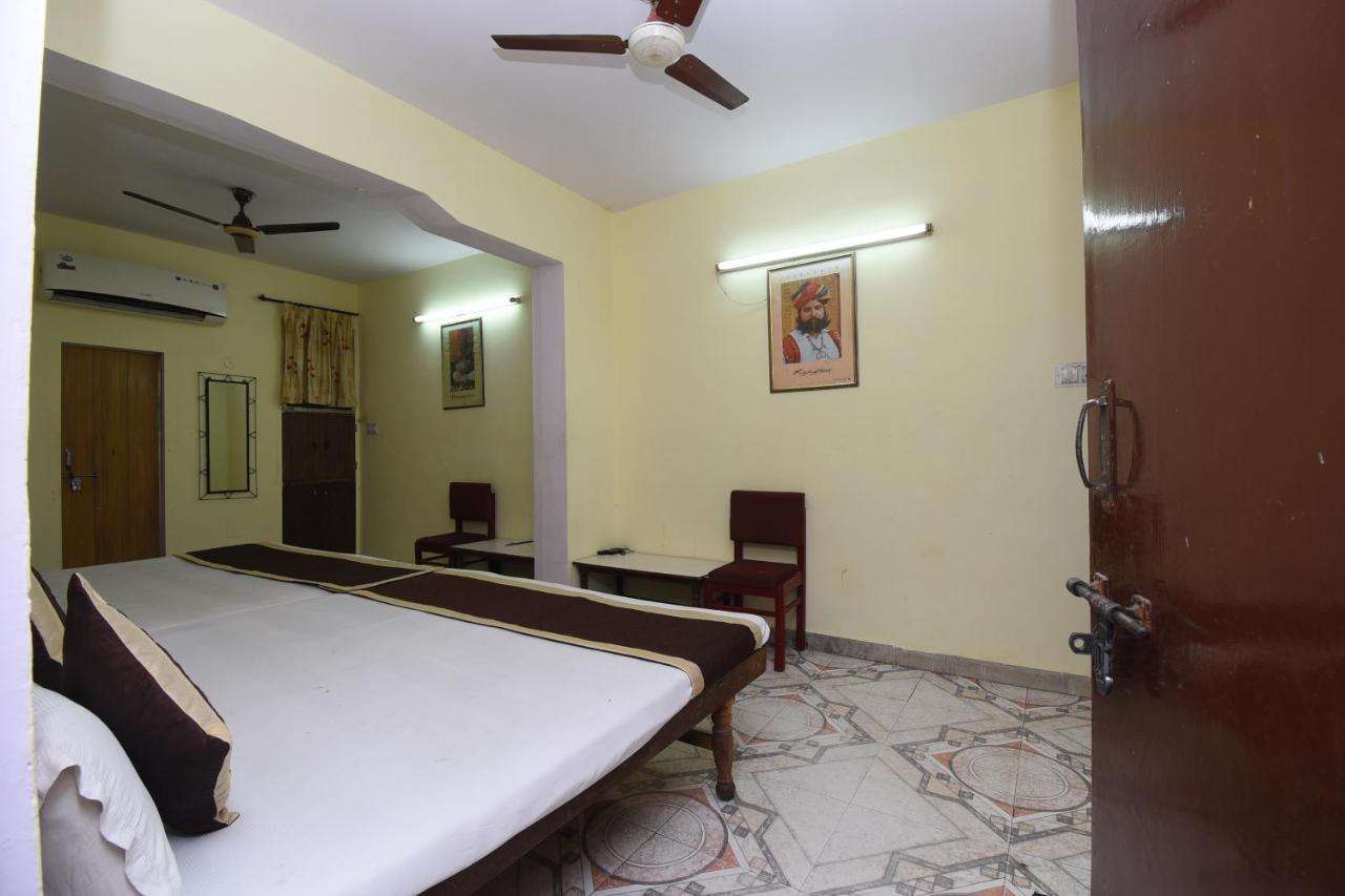 Hotel Jaipur Achrol Bagian luar foto