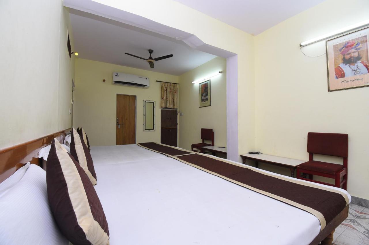 Hotel Jaipur Achrol Bagian luar foto