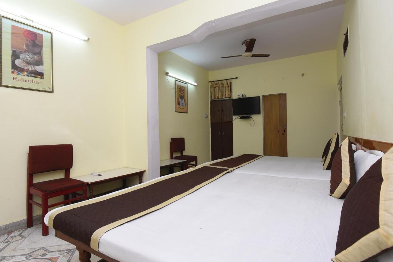 Hotel Jaipur Achrol Bagian luar foto